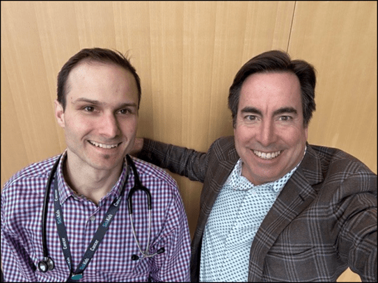 Le chercheur Juan Carlos Zúñiga-Pflücker, Ph. D., et le Dr Michael Hart-Matyas, ensemble.