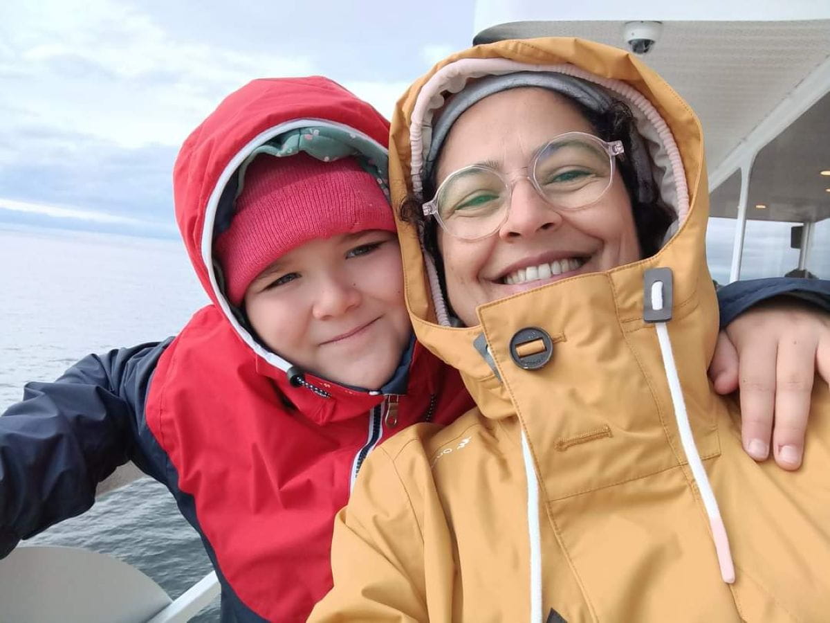 Dr Mona Ben M’Rad and her daughter outdoors. 