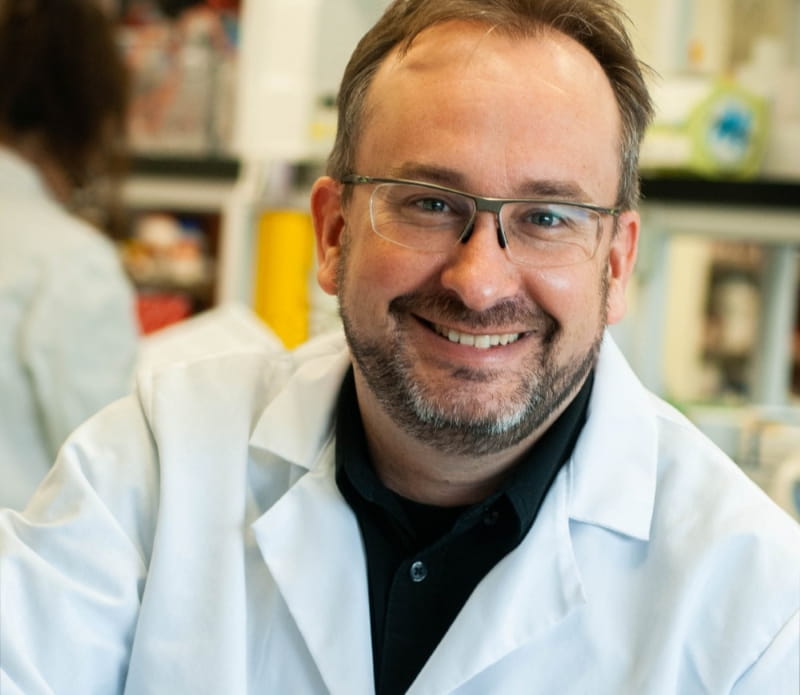 François-Michel Boisvert, Ph. D., un chercheur financé par la SCC dans son laboratoire.