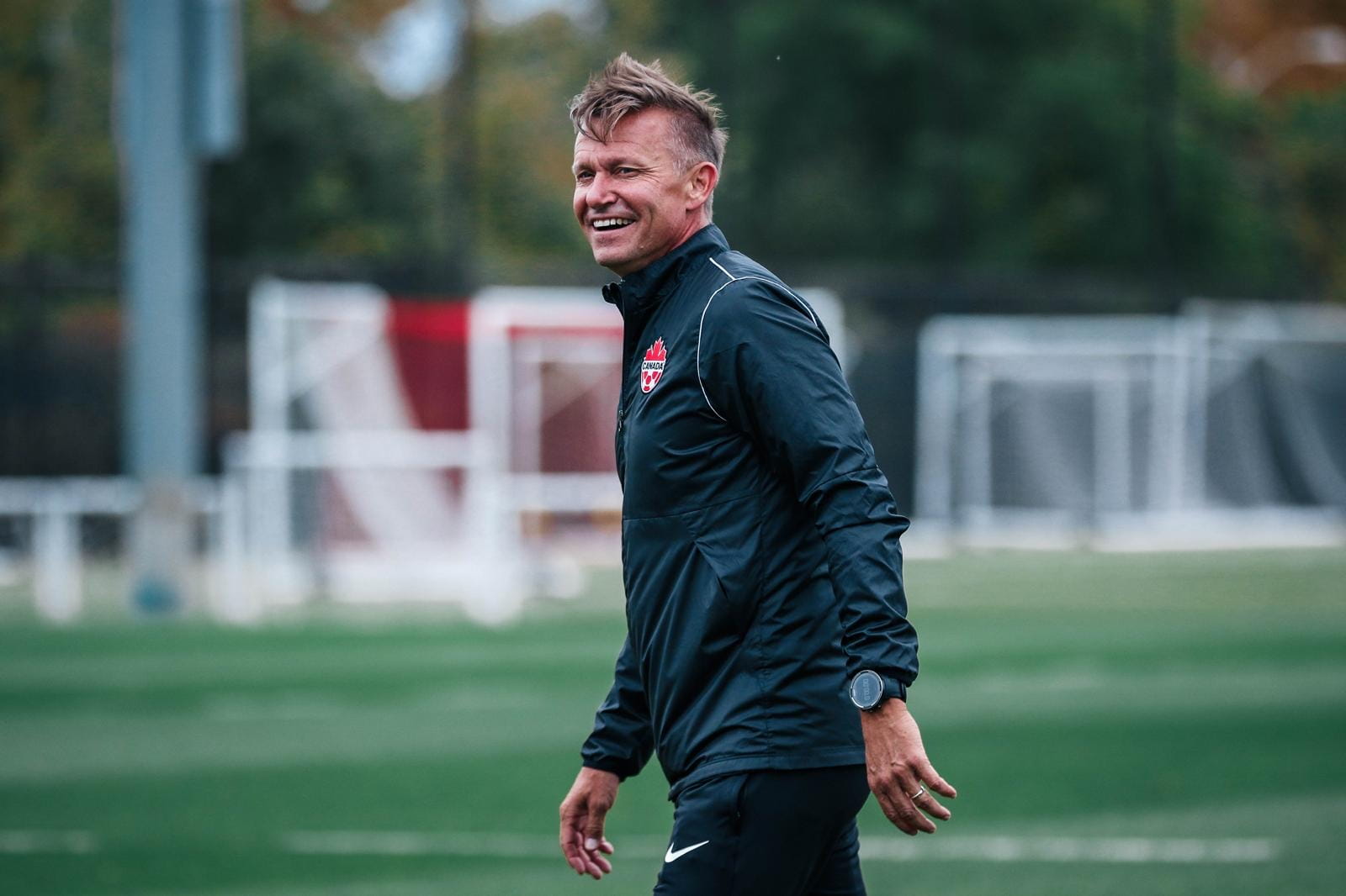 Jesse Marsch coaching at Team Canada practice