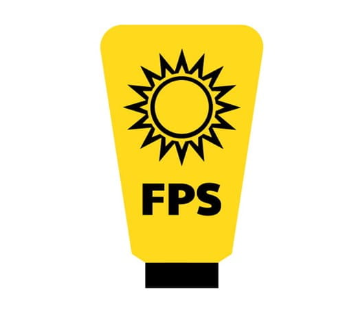 Bouteille d’écran solaire marquée des lettres FPS 