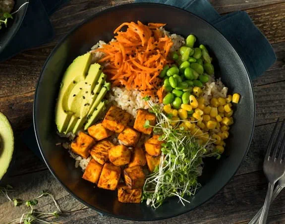 Un repas végétarien dans un bol
