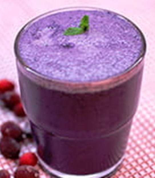 Berry egg-white shake