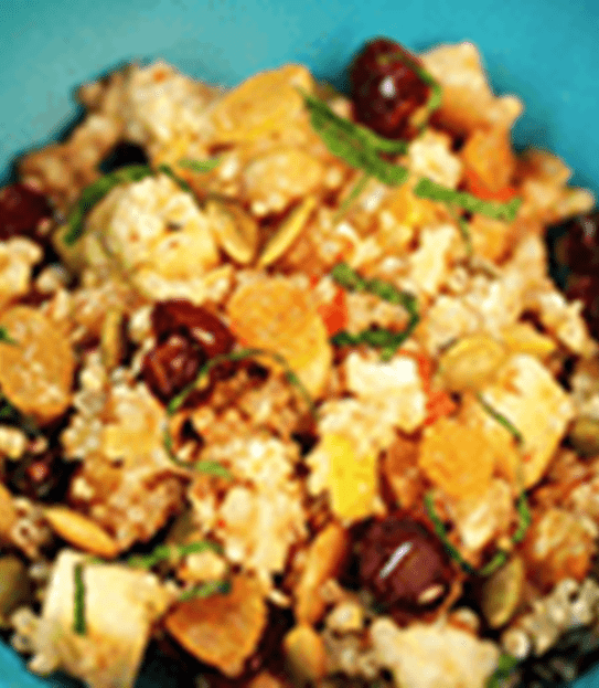 Salade de quinoa aux noix et fruits