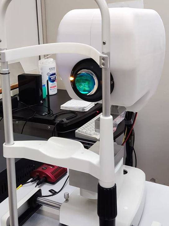 l'appareil utilisé par le Dr Mammo et ses collègues pour les scans PD-OCT